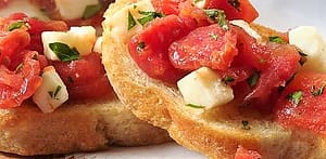 #29 Croutons Tomato & Mozzarella